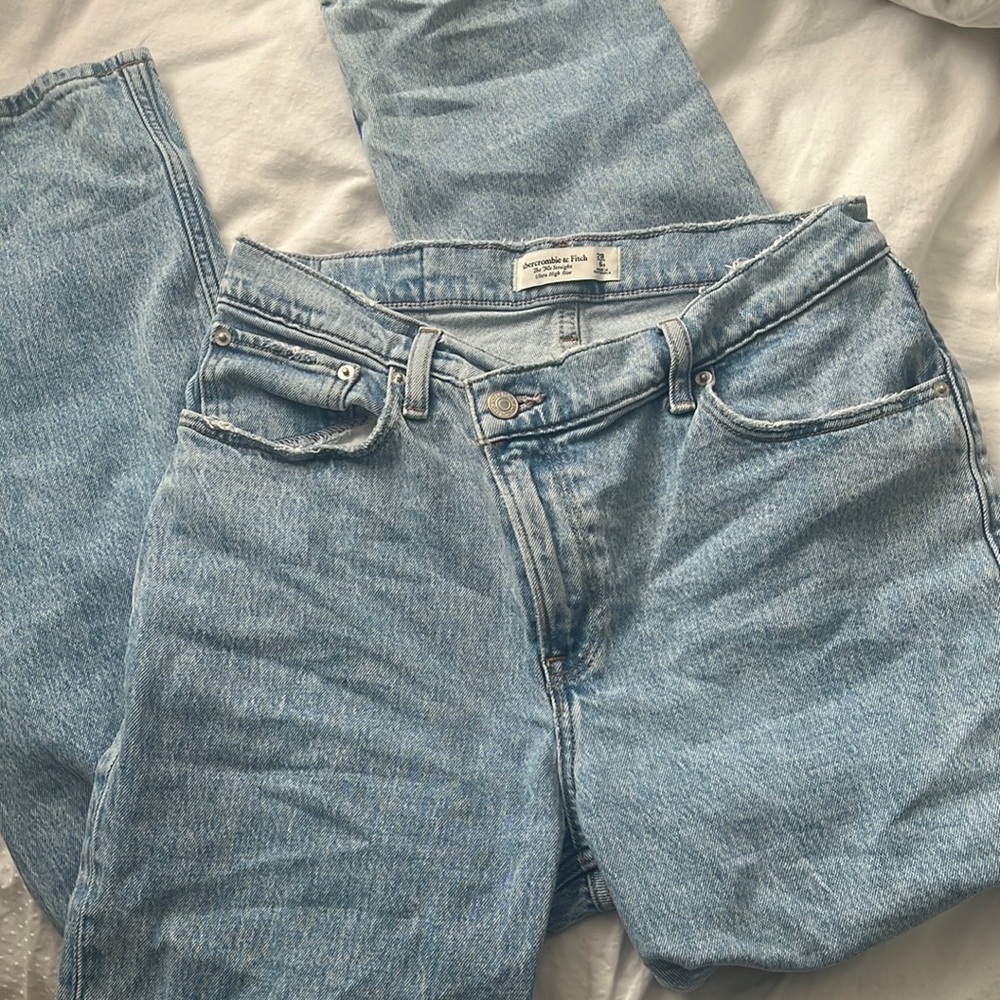 Abercrombie 90s straught ultra high rise crossover size 6S